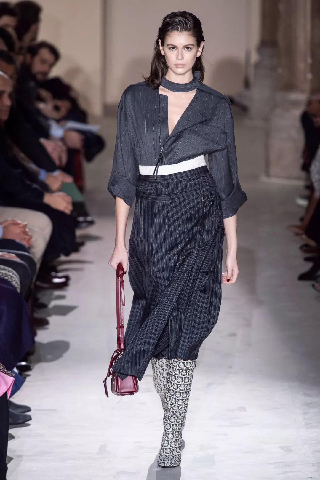 张钧甯米兰时尚造型解密 饰品背后的设计大师