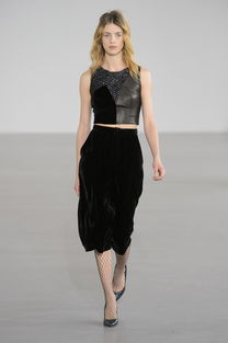 欧美风穿搭 简约干练，诠释现代女性的自信与魅力