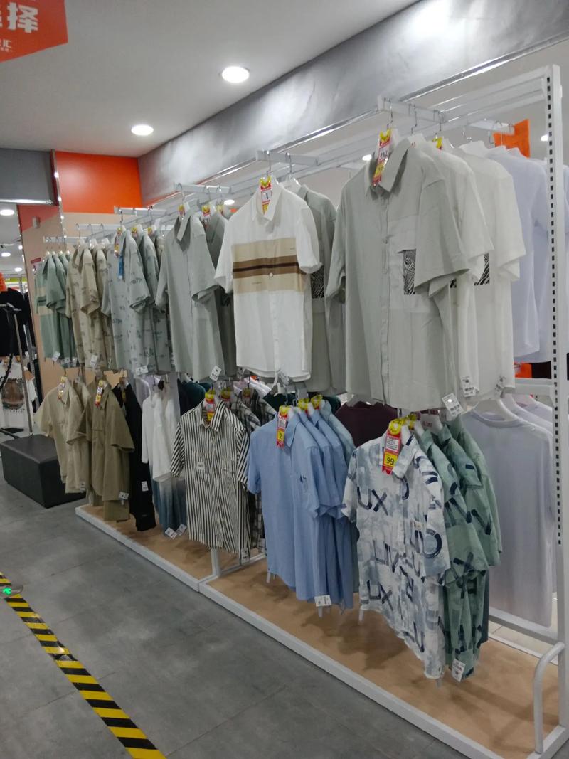 云衣汇服装批发城夏季清仓，饰品不计成本回馈新老客户